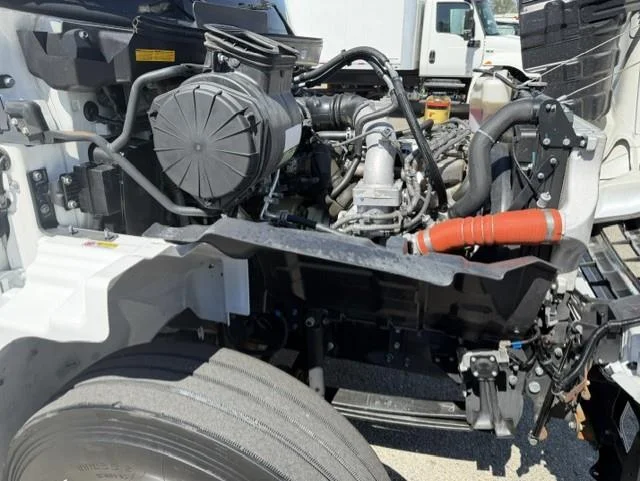 2020 Hino 268 — photo 17