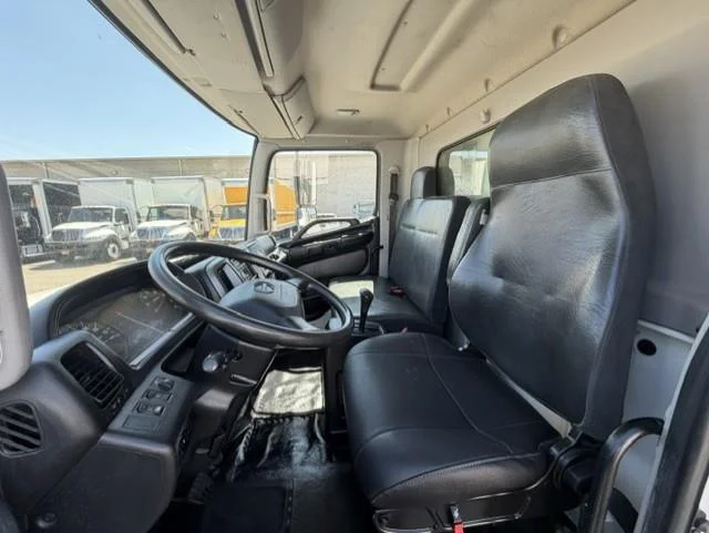 2020 Hino 268 — photo 11