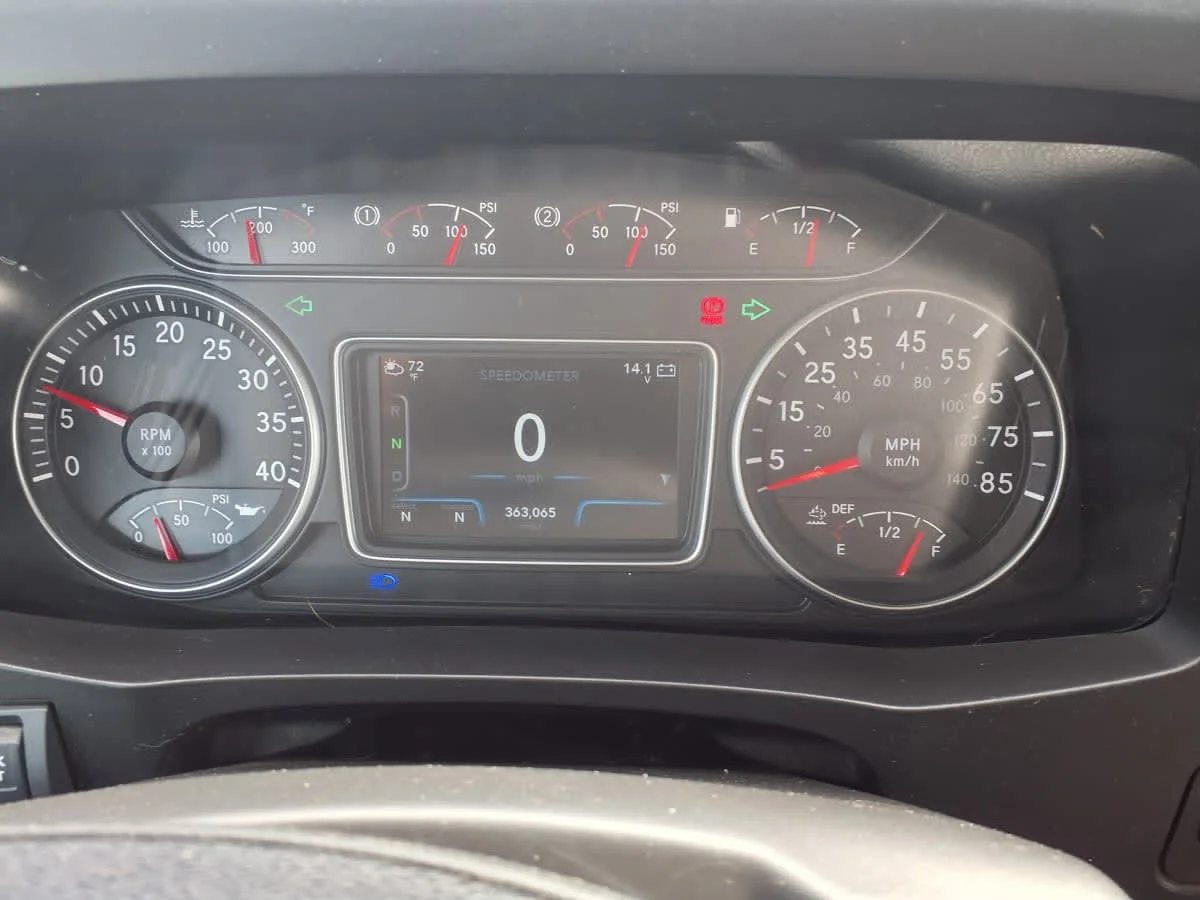 2020 International MV - image 13