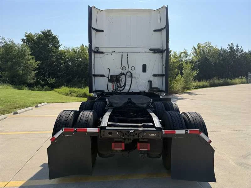2024 International LT in Springfield, MO — photo 4