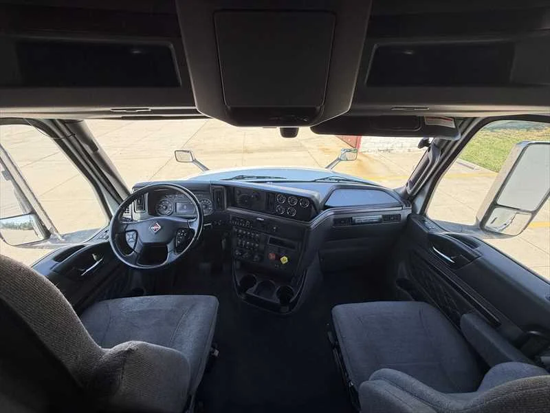 2024 International LT in Springfield, MO — photo 16