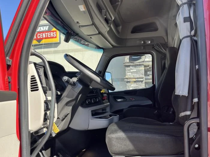 2022 Peterbilt 579 - image 8
