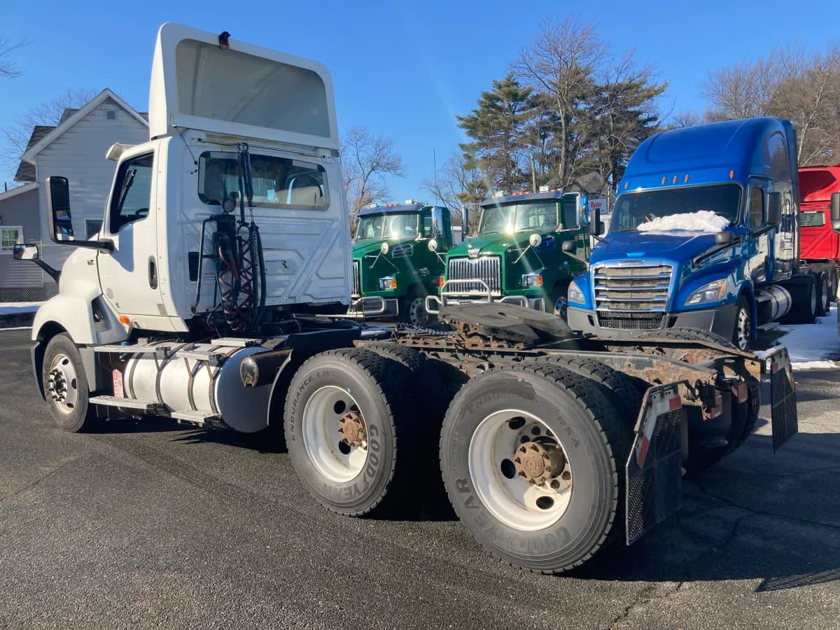 2019 International LT in Springfield, MA — photo 6