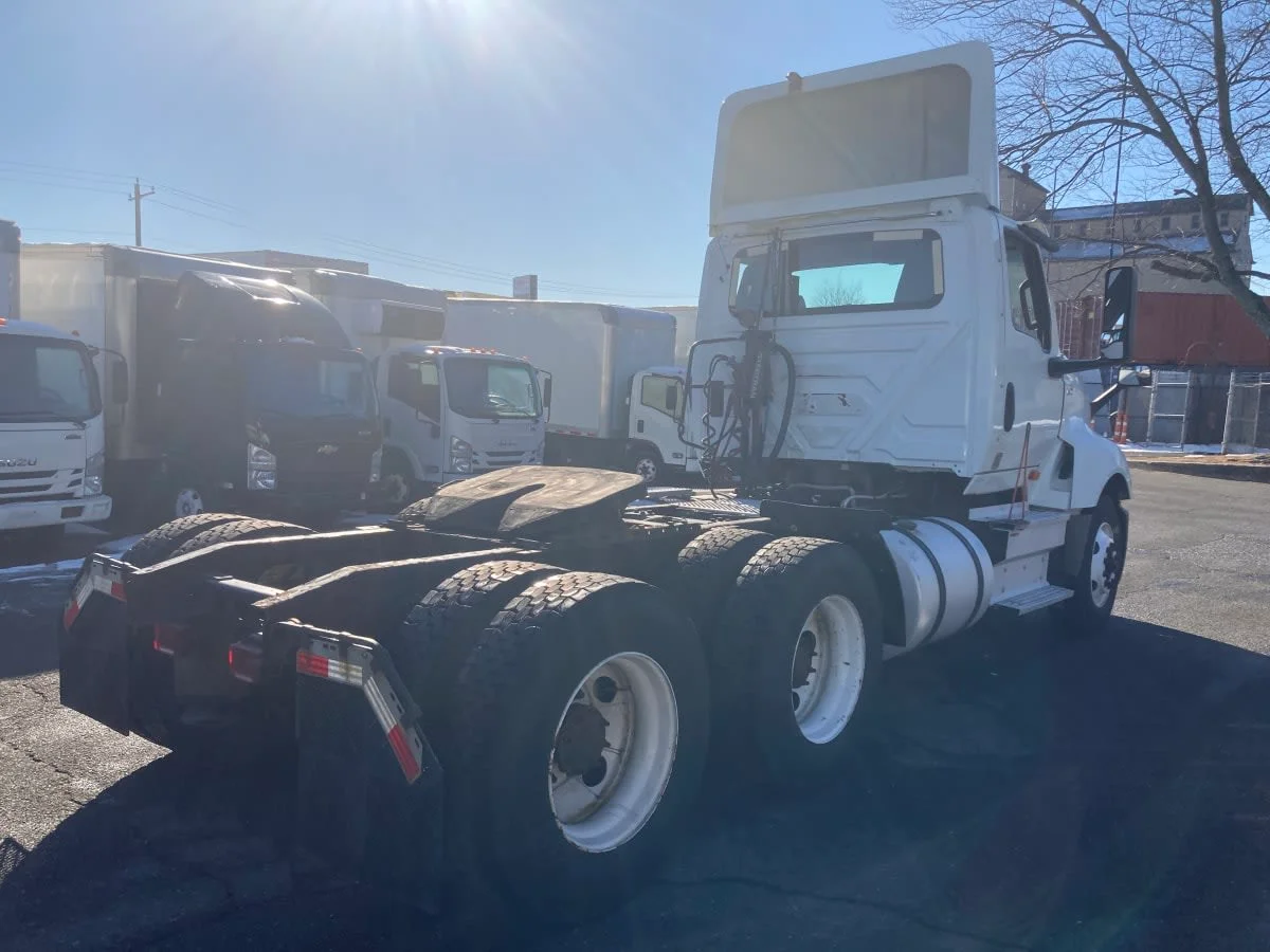 2019 International LT in Springfield, MA — photo 4