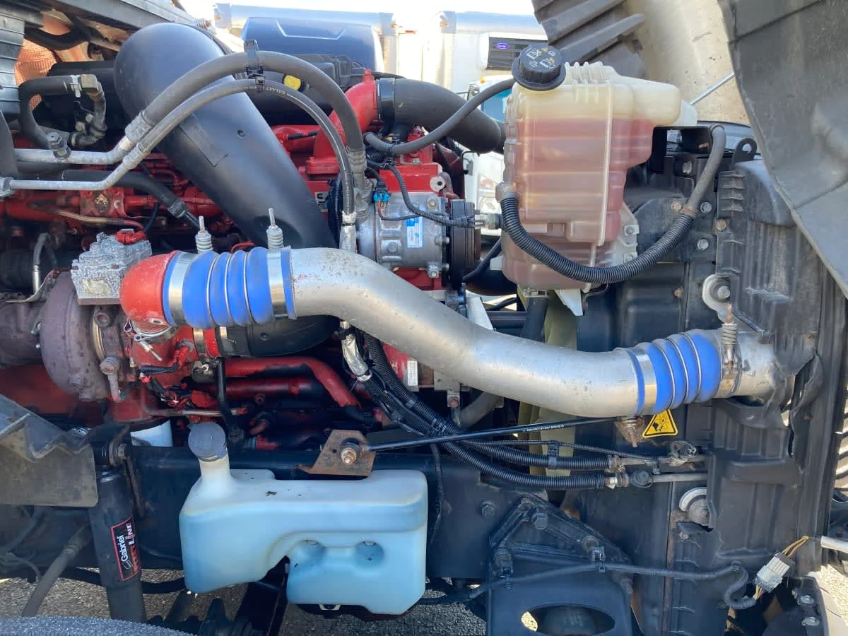 2019 International LT in Springfield, MA — photo 8