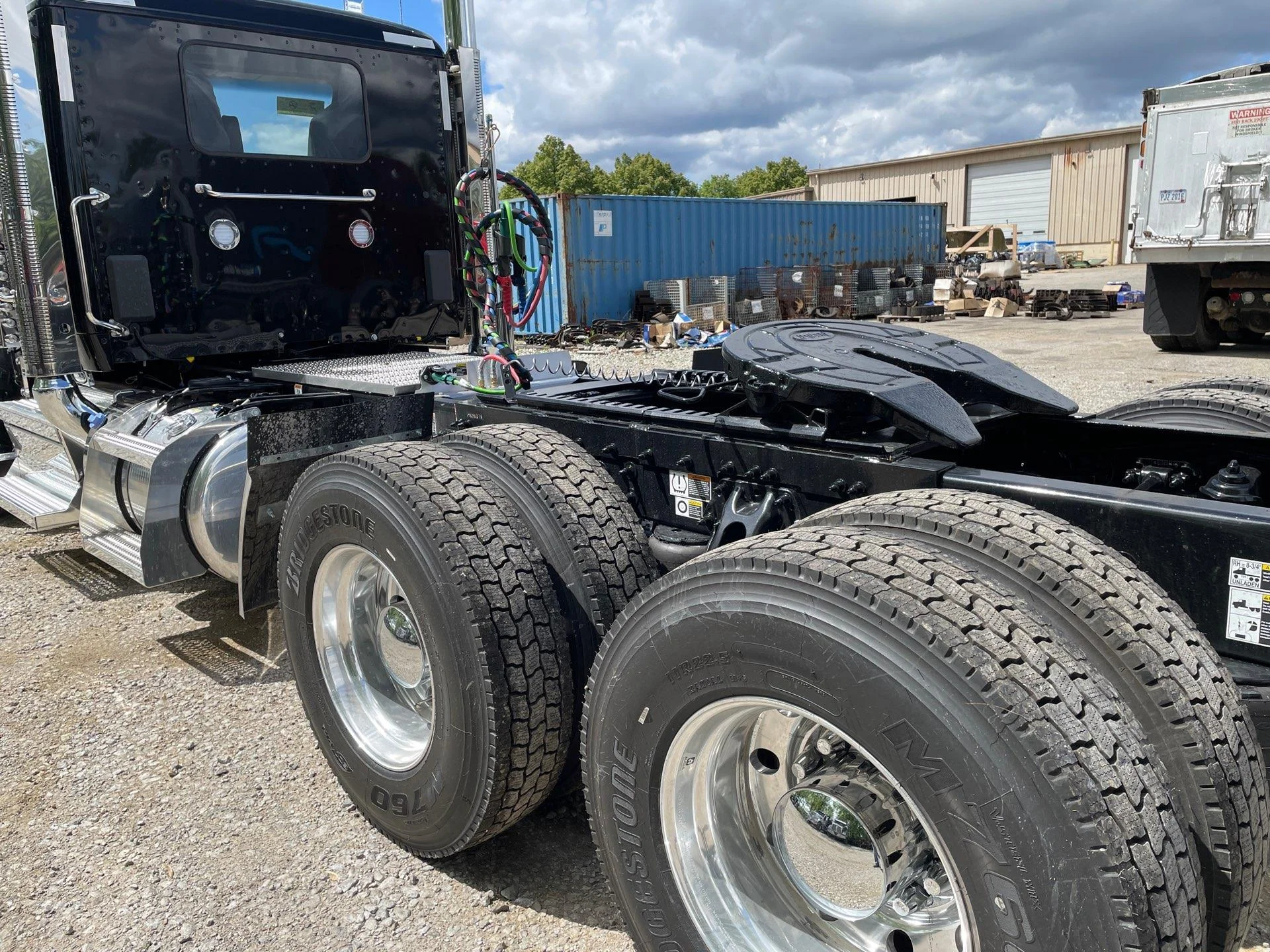 2027 Peterbilt 589 in Etna, OH — photo 8