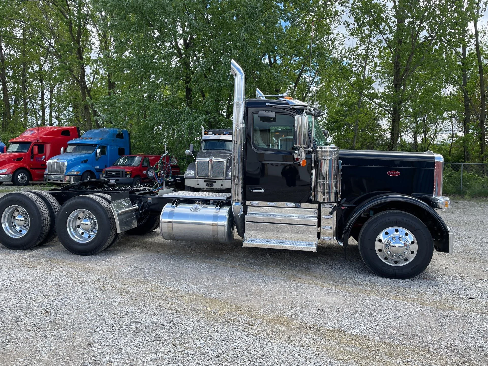 2027 Peterbilt 589 in Etna, OH — photo 3
