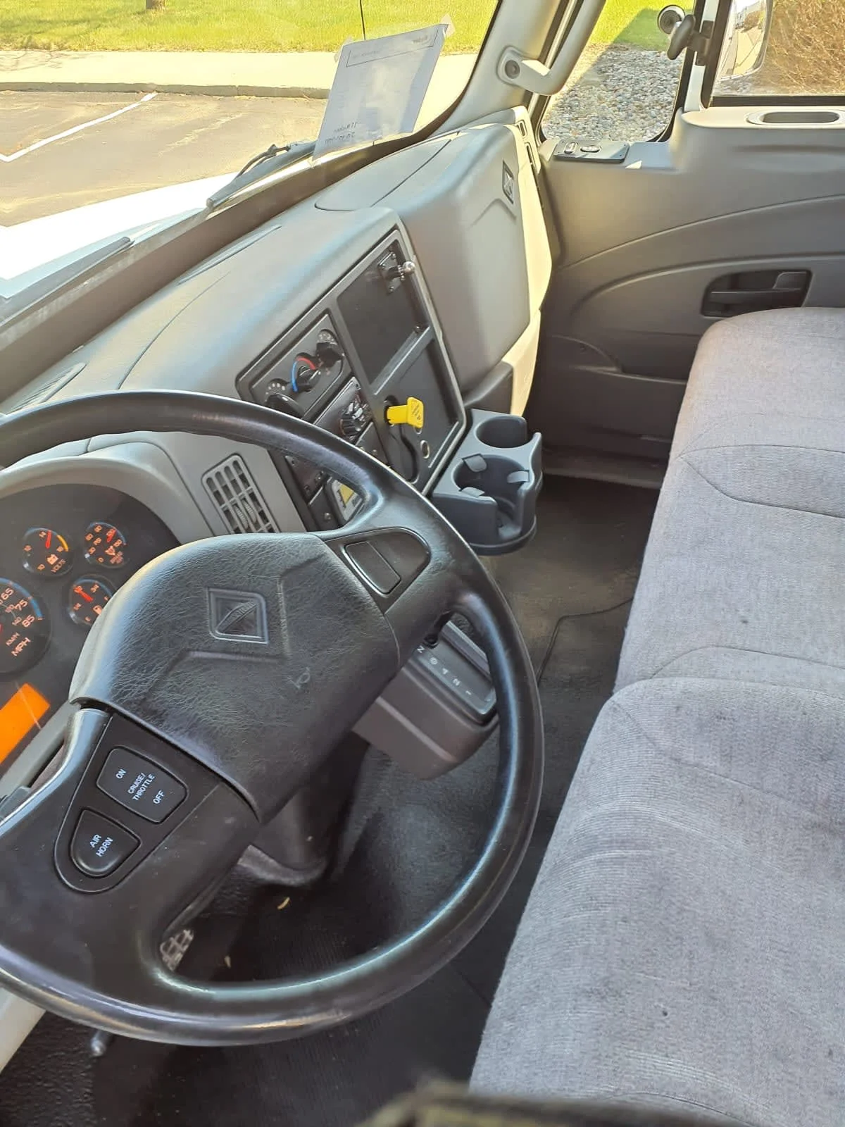 2019 International 4300 in Altoona, IA — photo 7