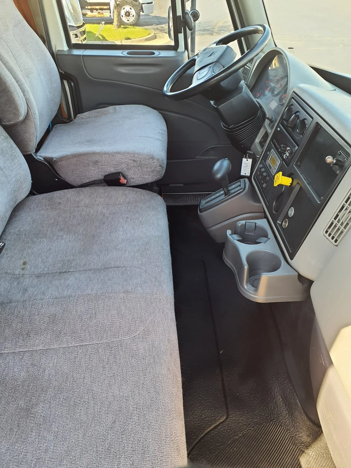 2019 International 4300 in Altoona, IA — photo 13