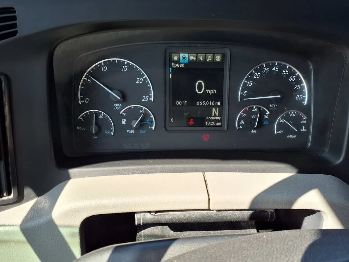 2020 Freightliner Cascadia in Fort Worth, TX — photo 11