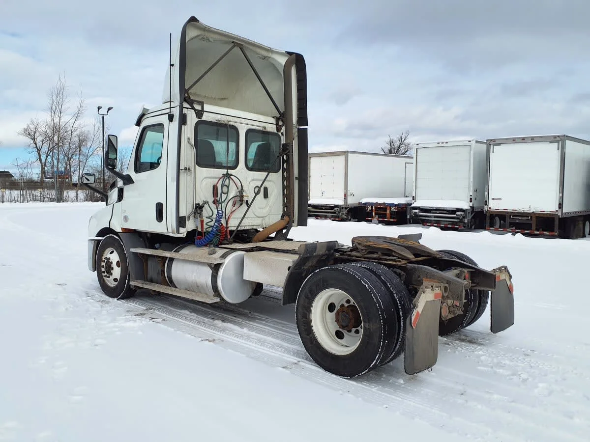 2019 Freightliner Cascadia in Wayland, MI — photo 6