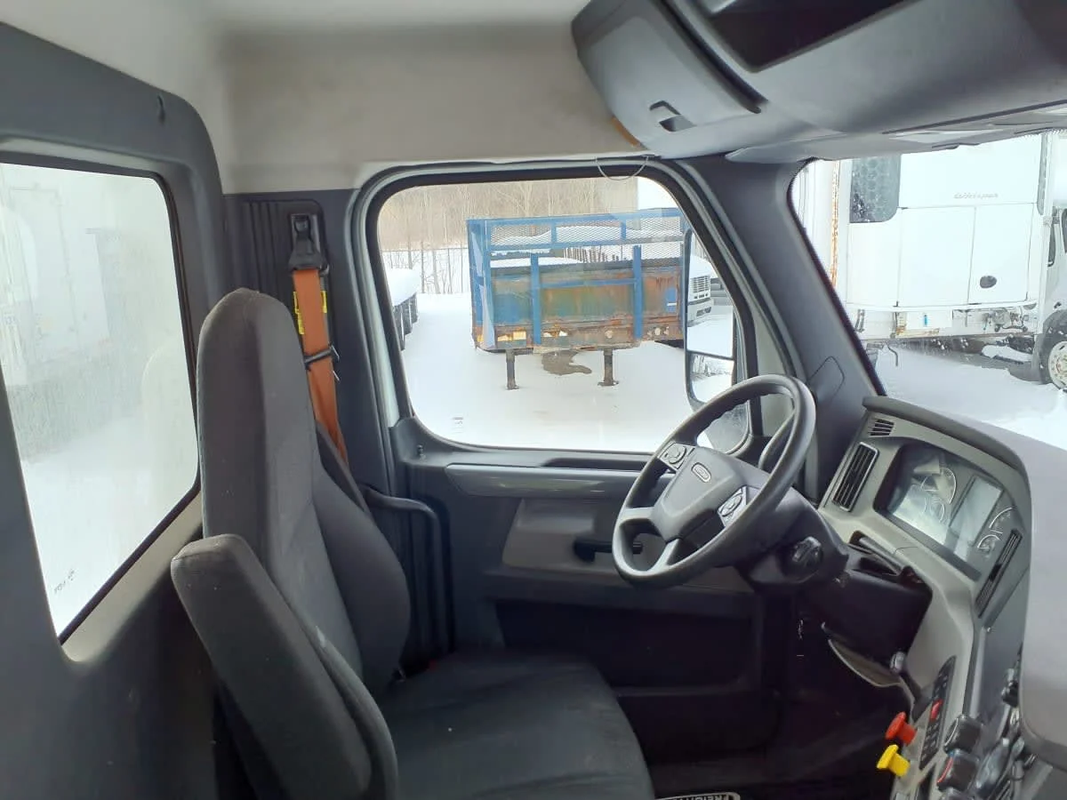 2019 Freightliner Cascadia in Wayland, MI — photo 7