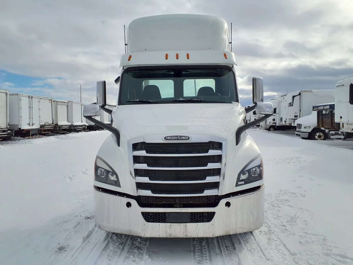 2019 Freightliner Cascadia in Wayland, MI — photo 2