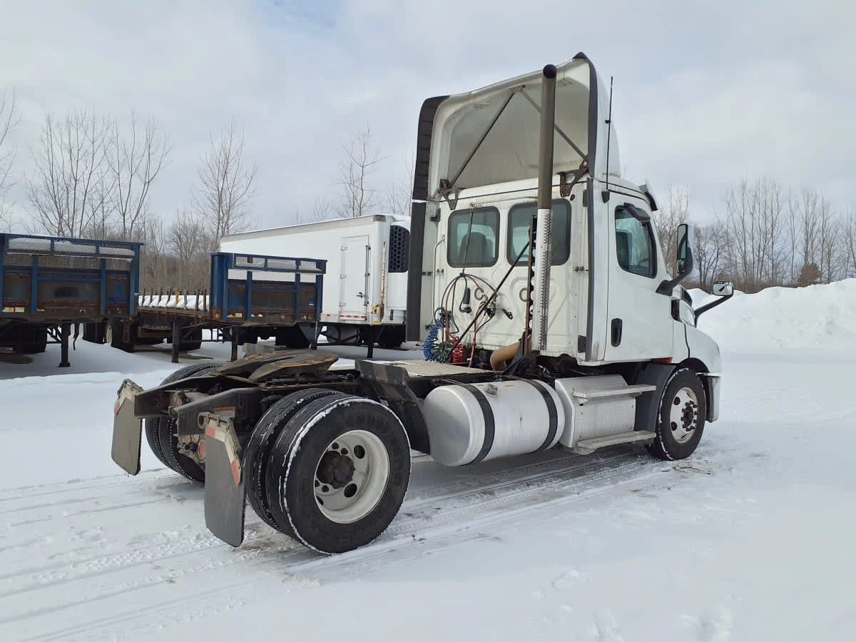 2019 Freightliner Cascadia in Wayland, MI — photo 4