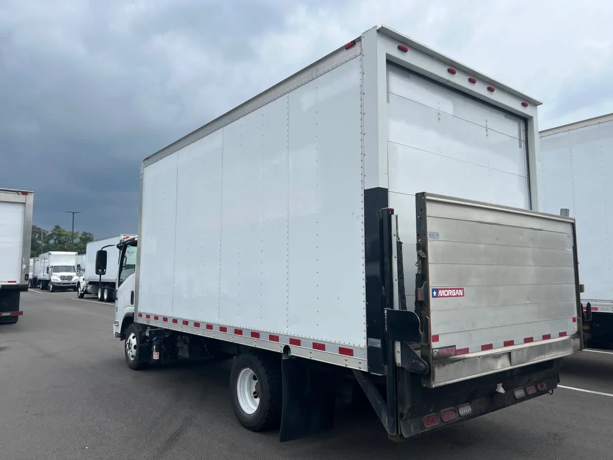 2017 Isuzu NPR - image 6