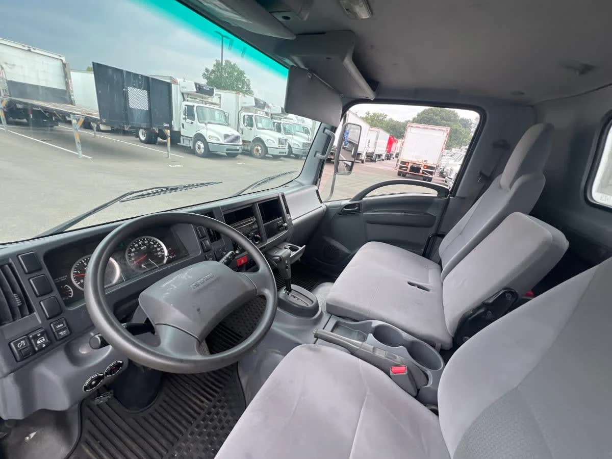 2017 Isuzu NPR - image 7