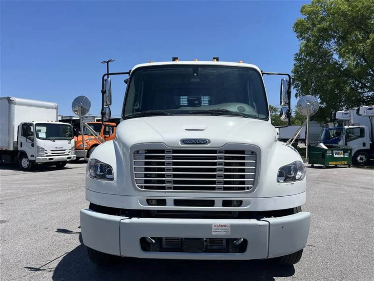 2019 Freightliner M2 106 in Beltsville, MD — photo 2