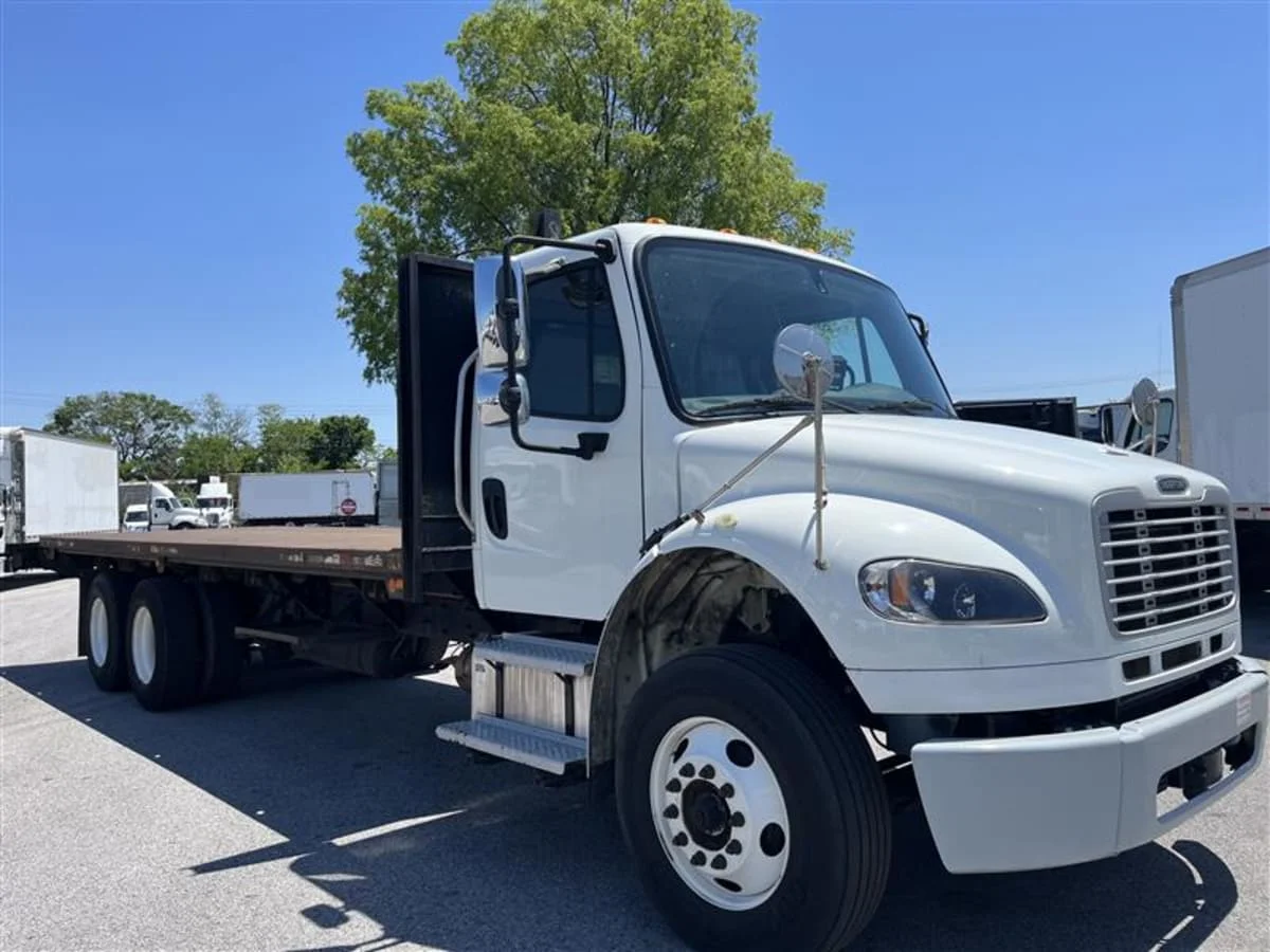 2019 Freightliner M2 106 in Beltsville, MD — photo 3