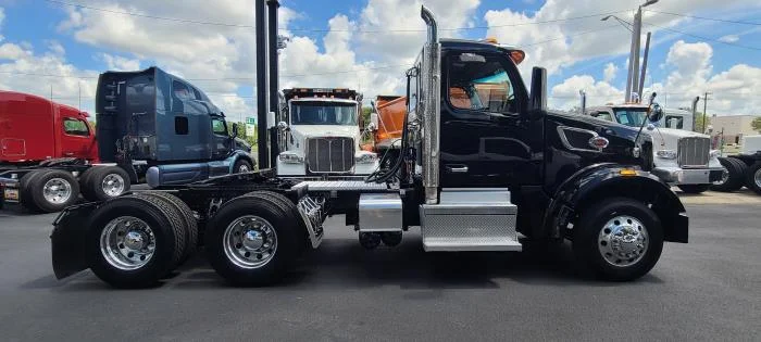 2023 Peterbilt 567 — photo 8