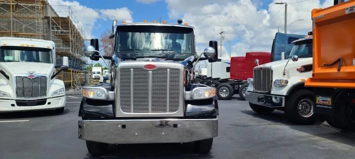 2023 Peterbilt 567 — photo 3