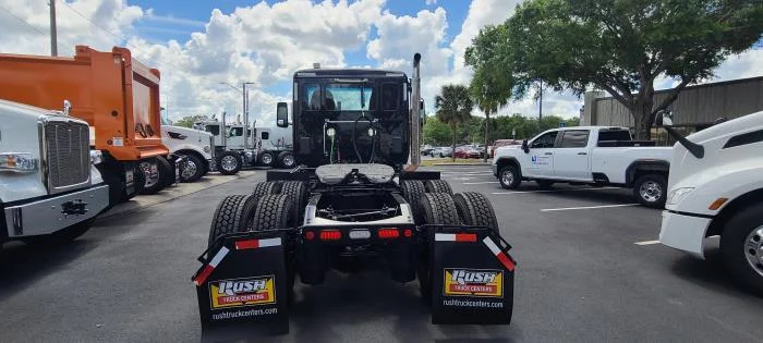 2023 Peterbilt 567 — photo 6