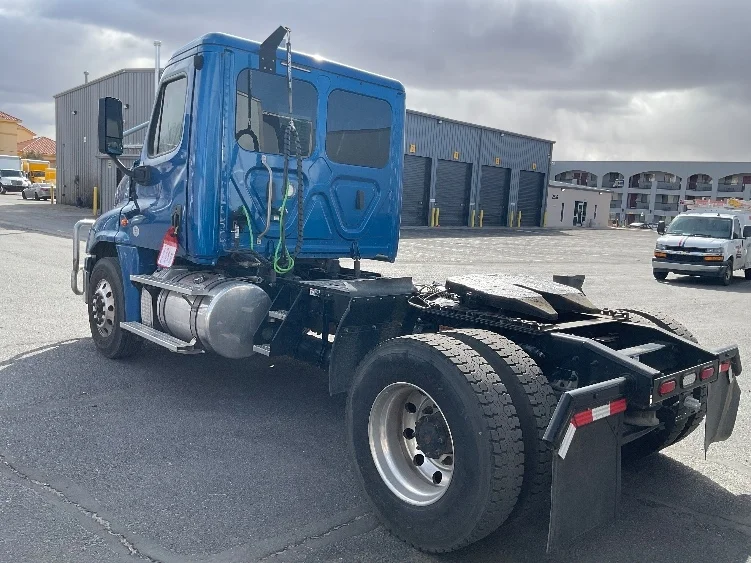 2019 Freightliner Cascadia in Albuquerque, NM — photo 5