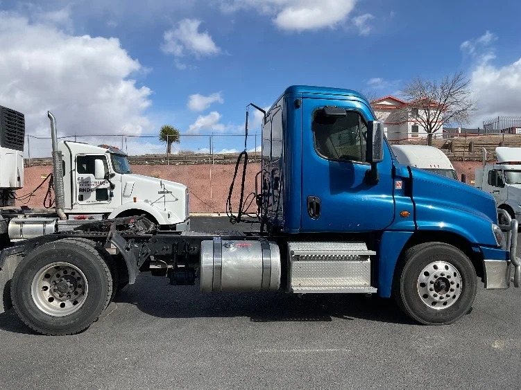 2019 Freightliner Cascadia in Albuquerque, NM — photo 8