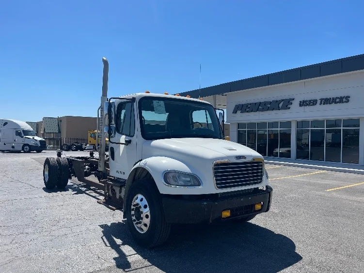 2017 Freightliner M2 106 in Kansas City, MO