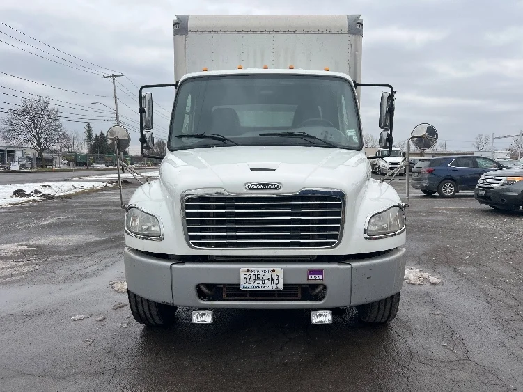 2019 Freightliner M2 106 - image 2