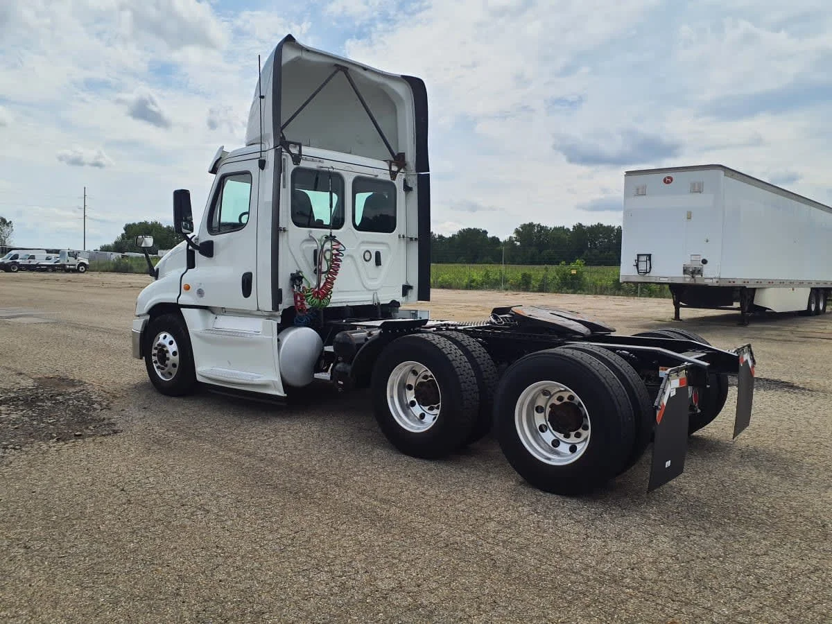 2019 Freightliner Cascadia in Wayland, MI — photo 6