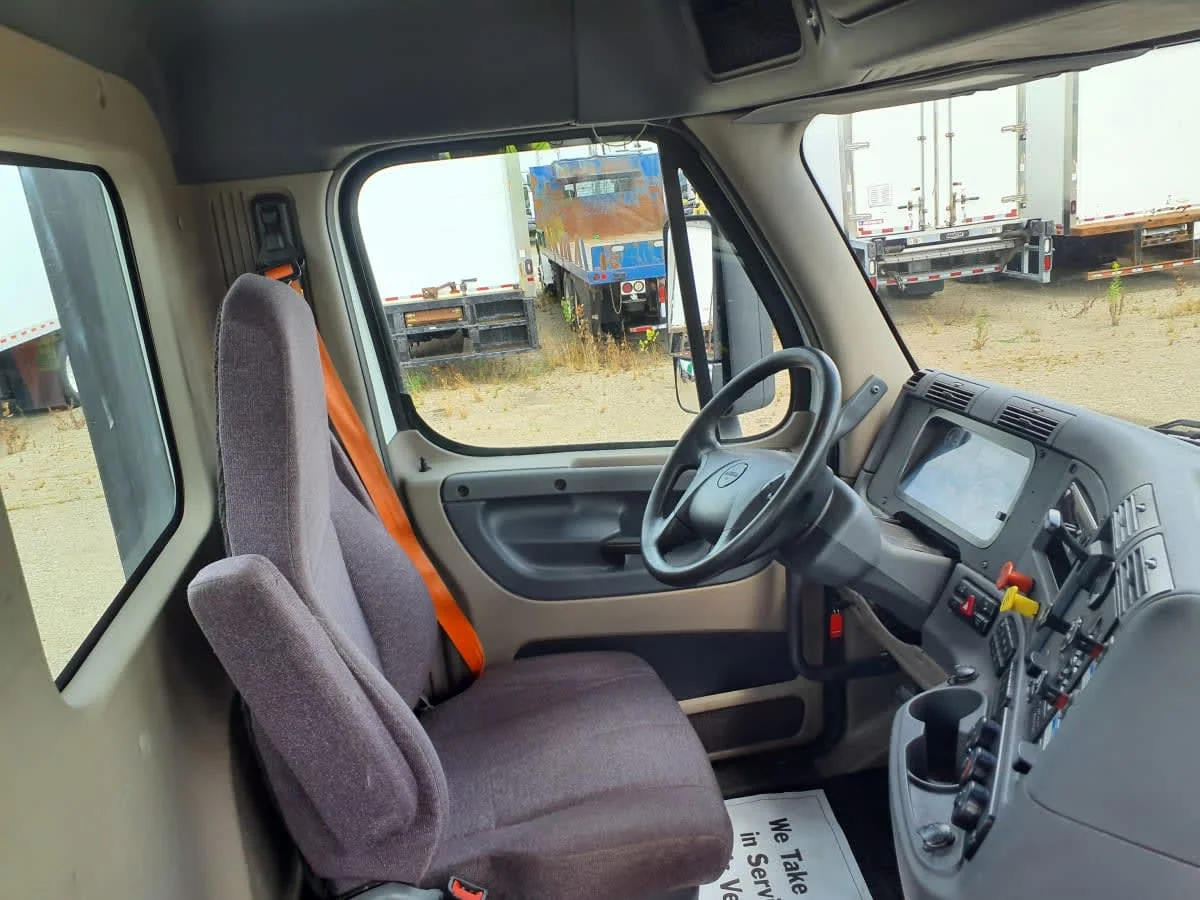 2019 Freightliner Cascadia in Wayland, MI — photo 7