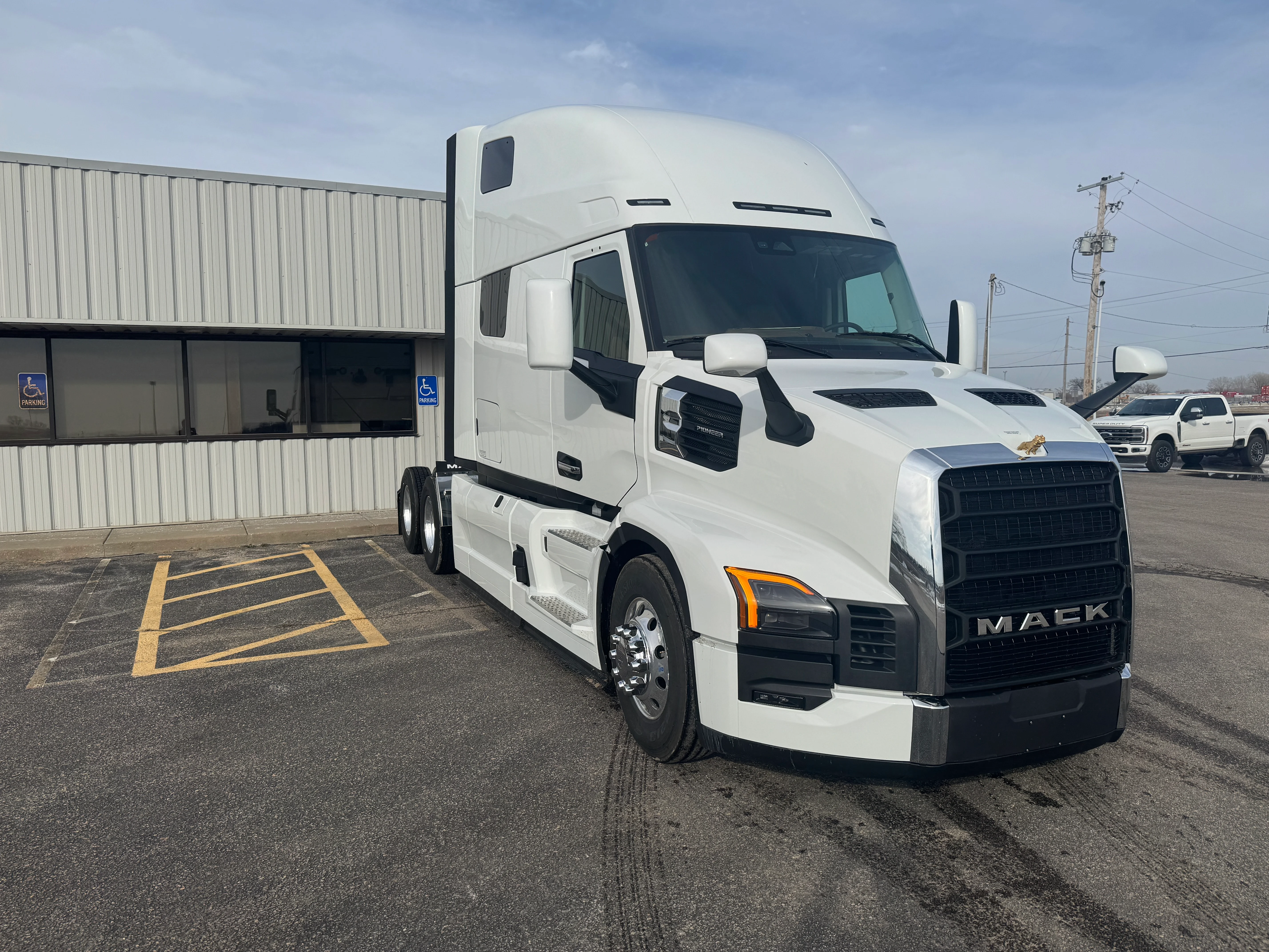 2026 Mack Pinnacle in Wichita, KS — photo 2