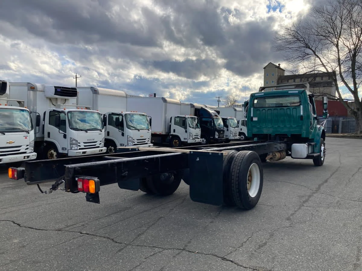 2020 Freightliner M2 106 - image 4