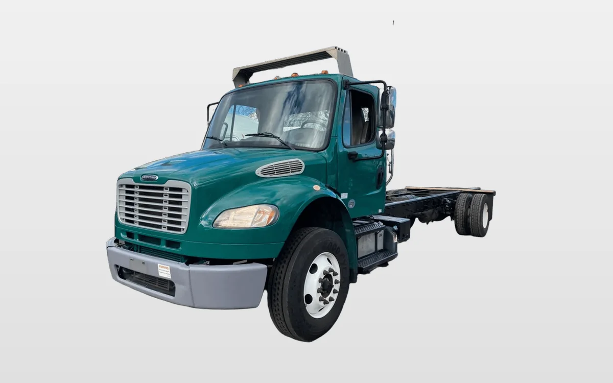 2020 Freightliner M2 106 - image 1