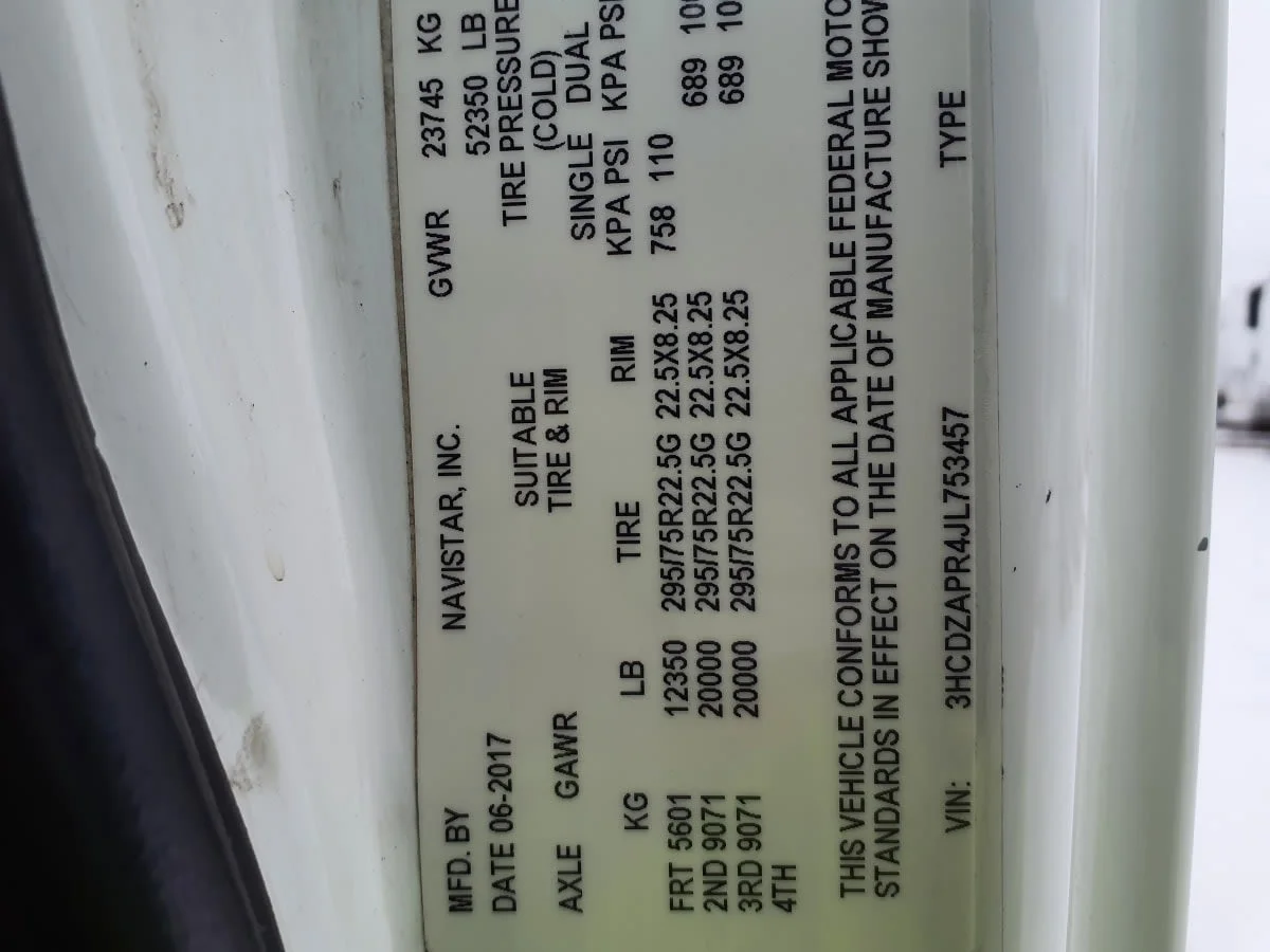 2018 International LT - image 10