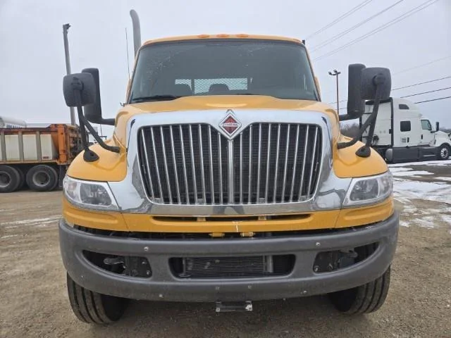 2019 International MV - image 3