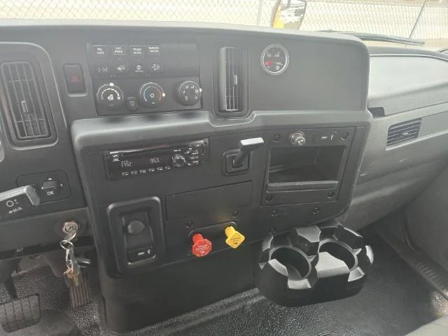 2019 International MV - image 9