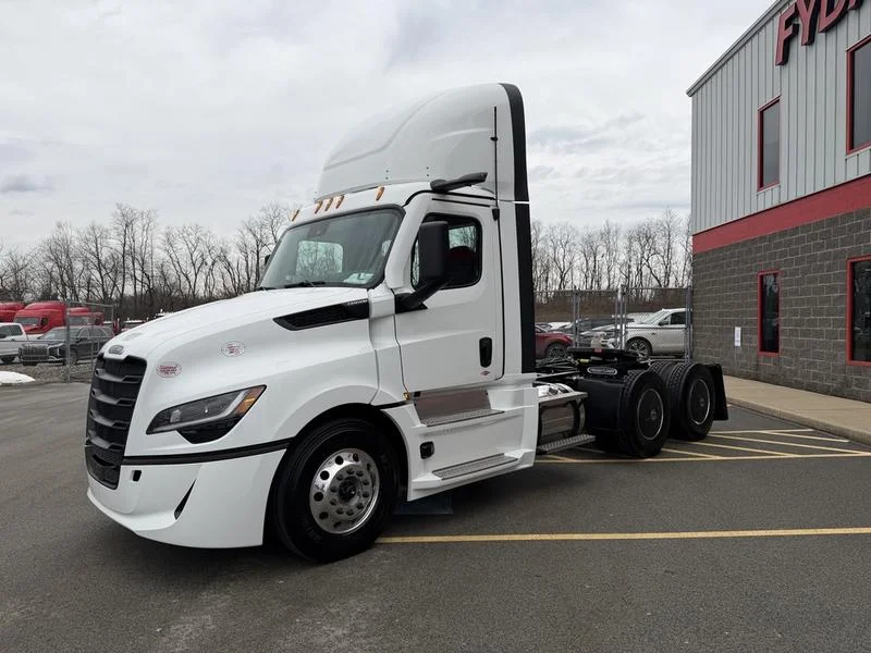 2026 Freightliner Cascadia in Pittsburgh, PA — photo 11