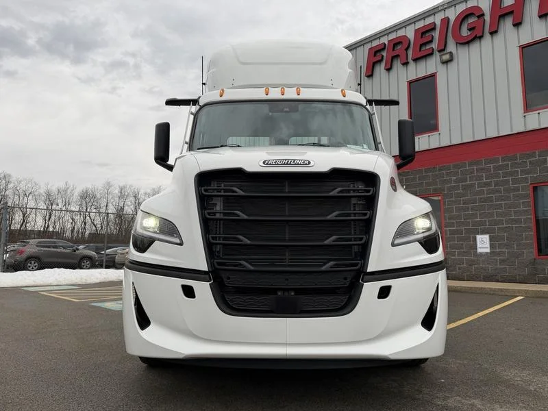 2026 Freightliner Cascadia - image 14