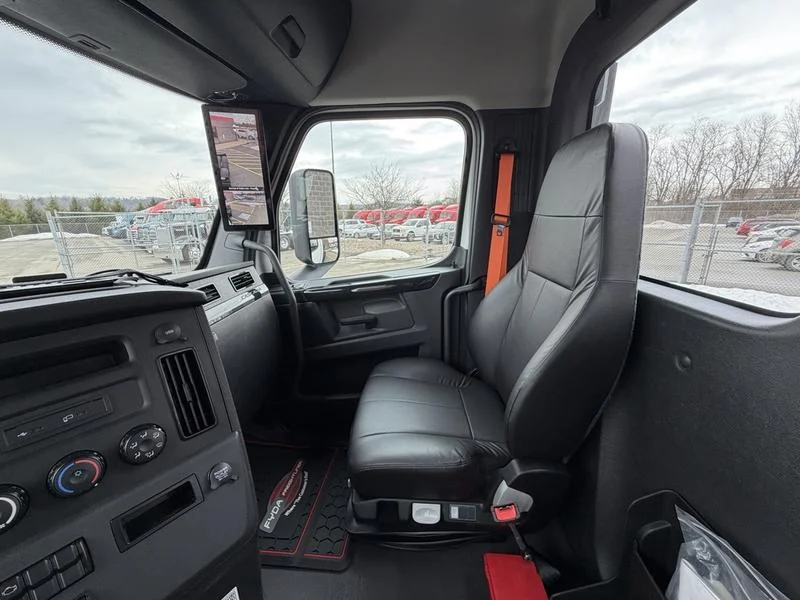 2026 Freightliner Cascadia - image 32