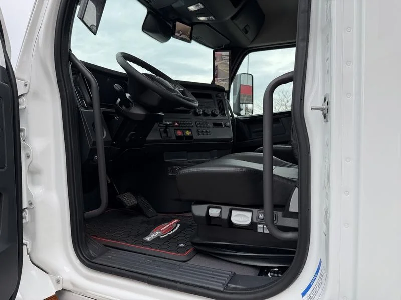 2026 Freightliner Cascadia in Pittsburgh, PA — photo 21