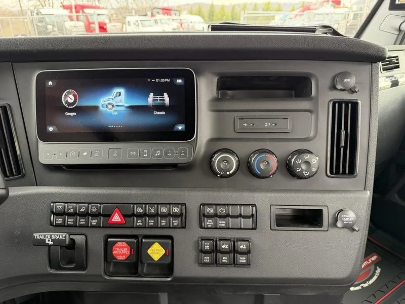 2026 Freightliner Cascadia in Pittsburgh, PA — photo 25