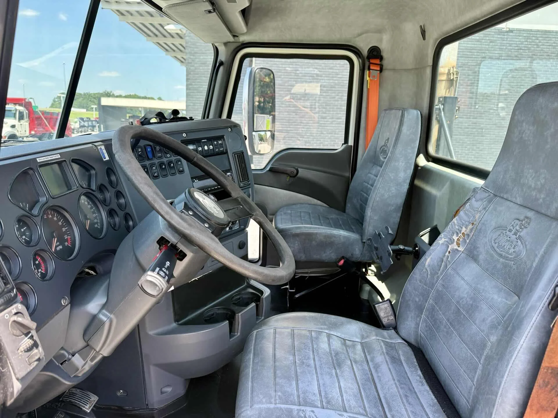 2016 Mack Pinnacle in Duluth, GA — photo 14