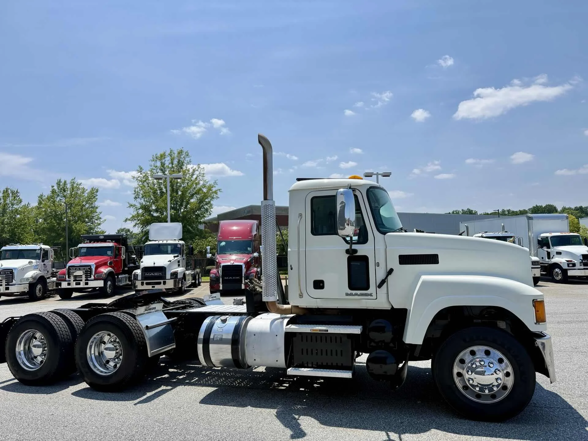 2016 Mack Pinnacle in Duluth, GA — photo 9