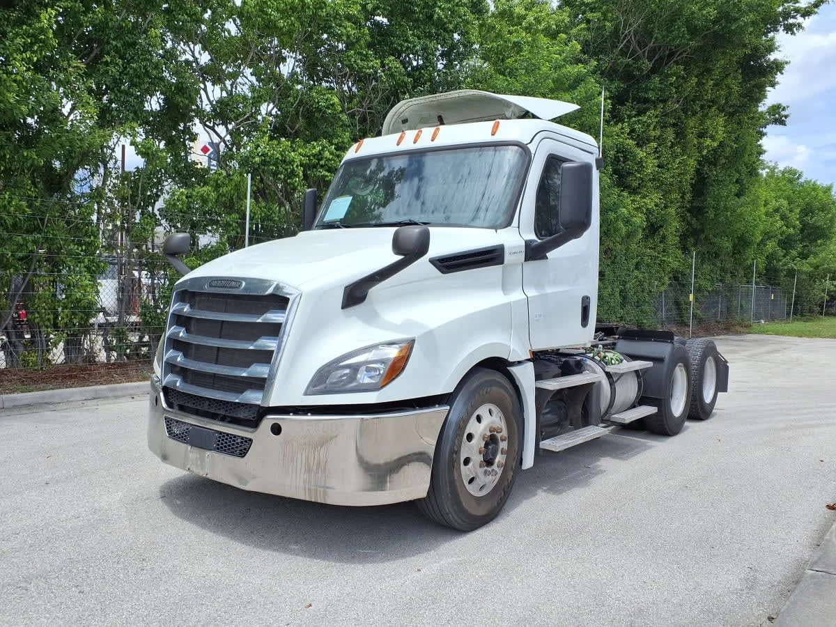 2019 Freightliner Cascadia in Davie, FL