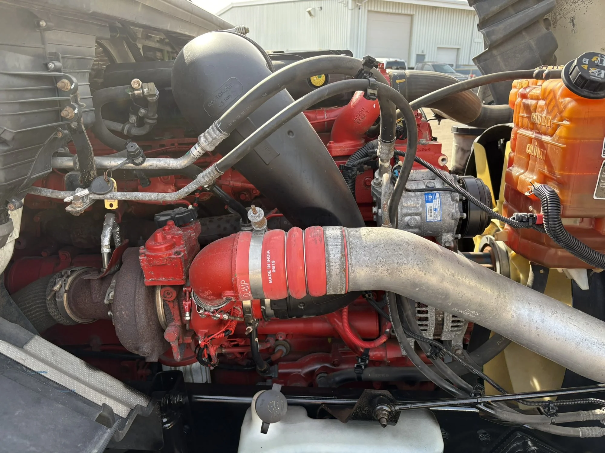 2021 International LT - image 12