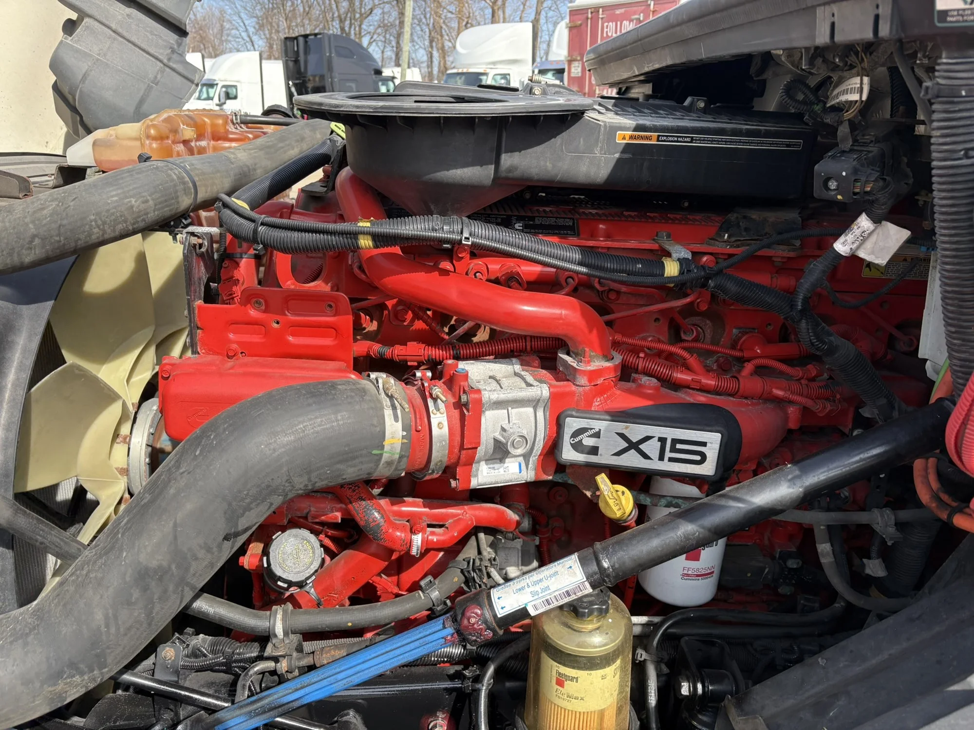 2021 International LT - image 11