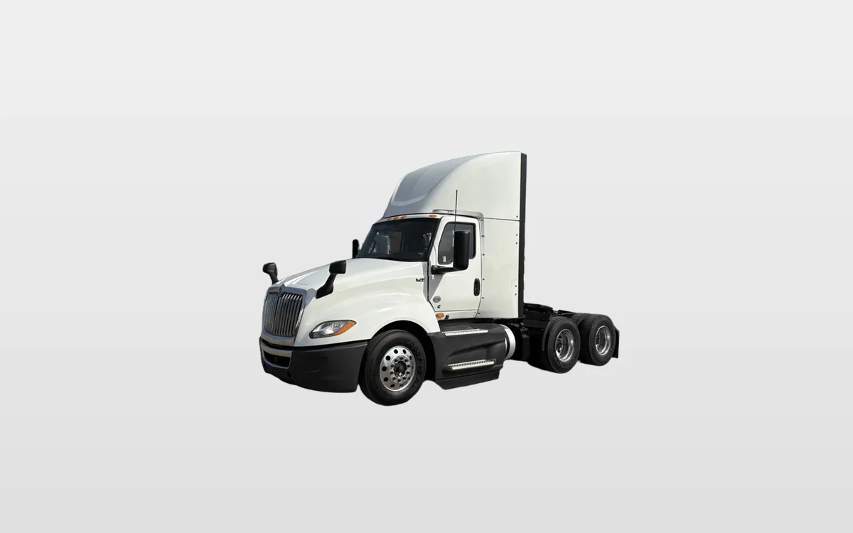 2021 International LT - image 1