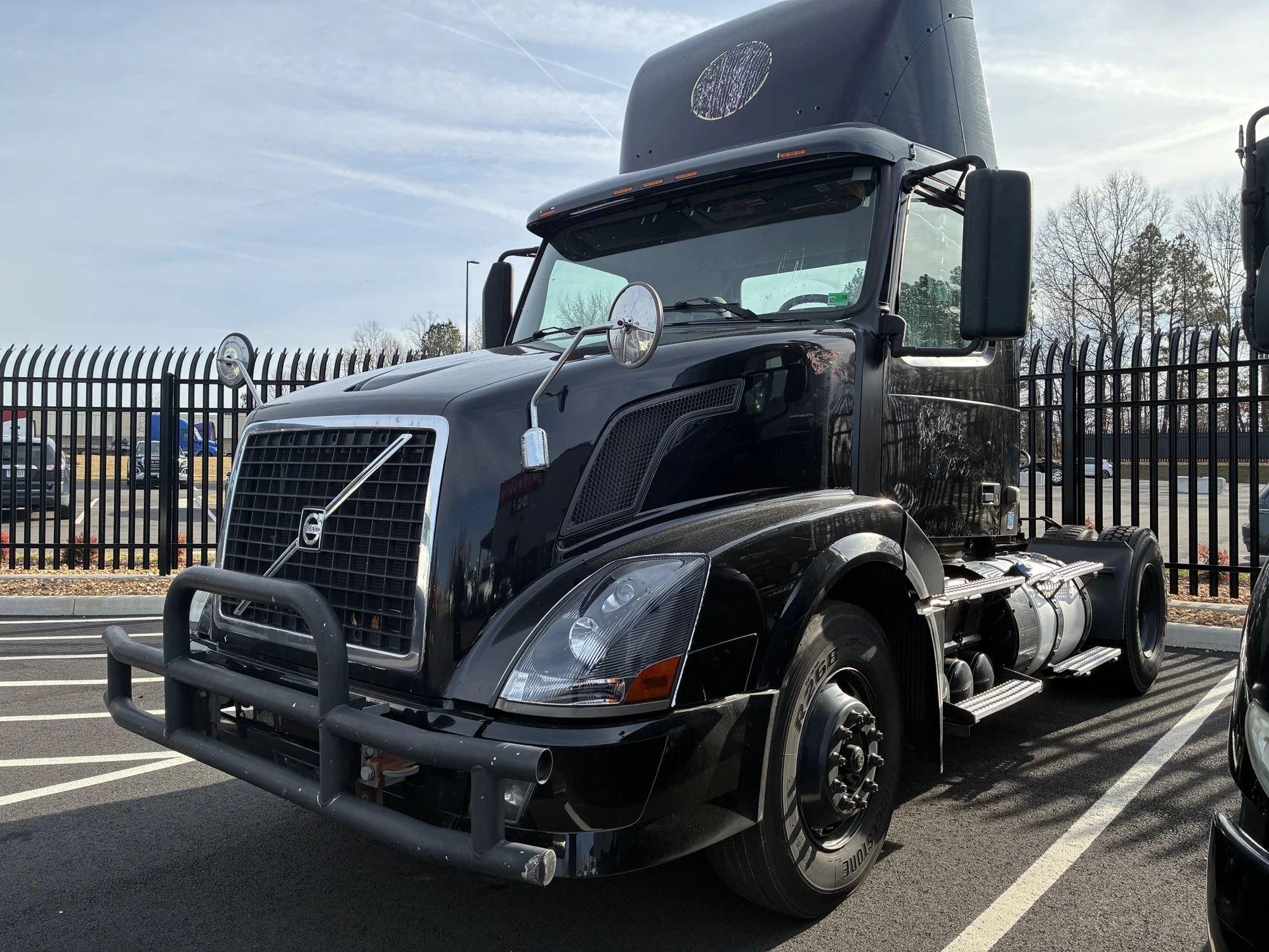 2012 Volvo VNL 860 in ASHLAND, VA, VA
