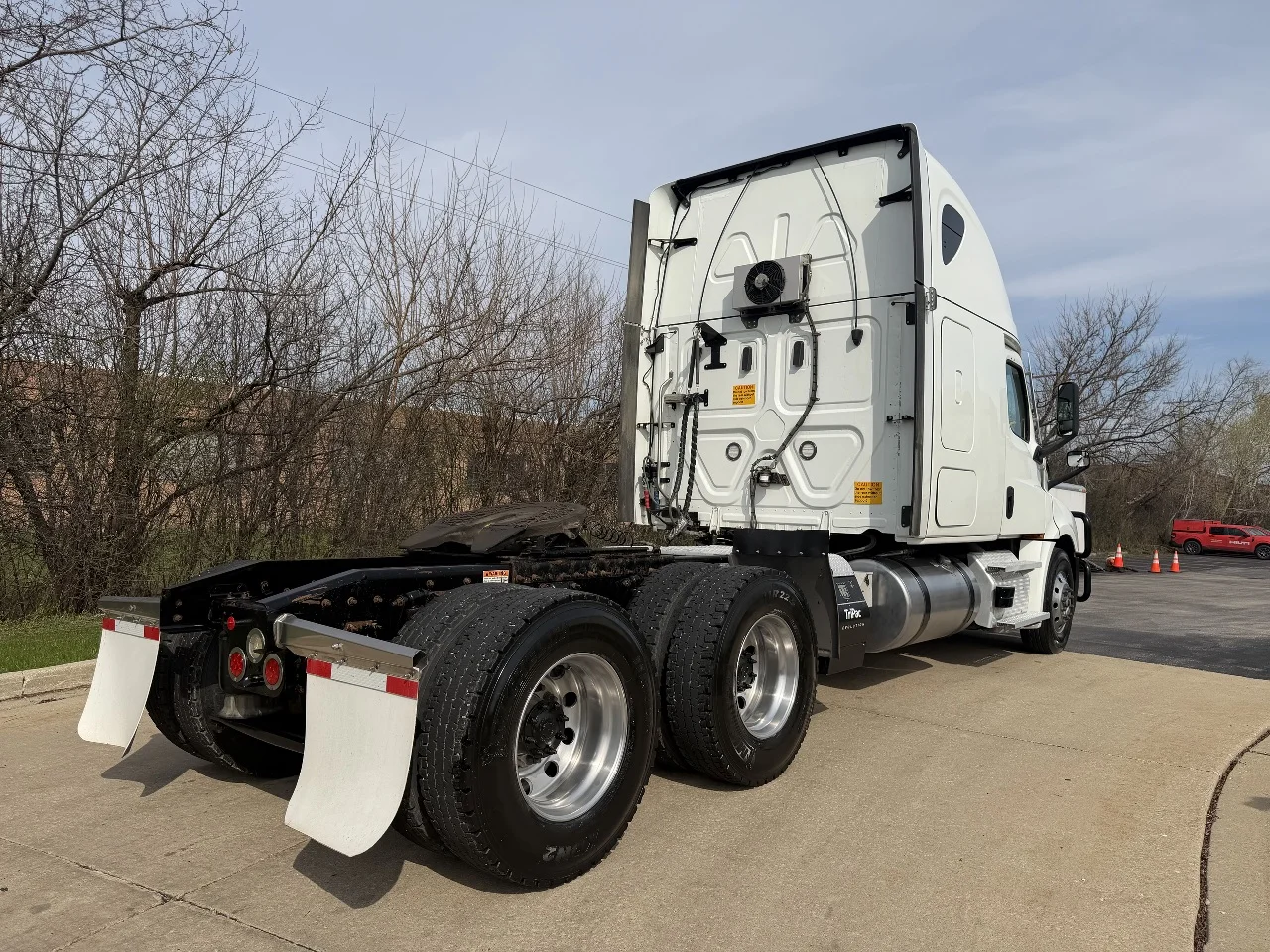 2023 Freightliner Cascadia - image 10